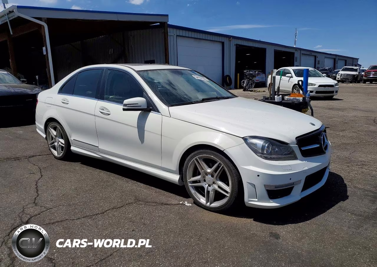 2010 Mercedes-Benz C 300 VIN:WDDGF5EB2AF360721 - 4
