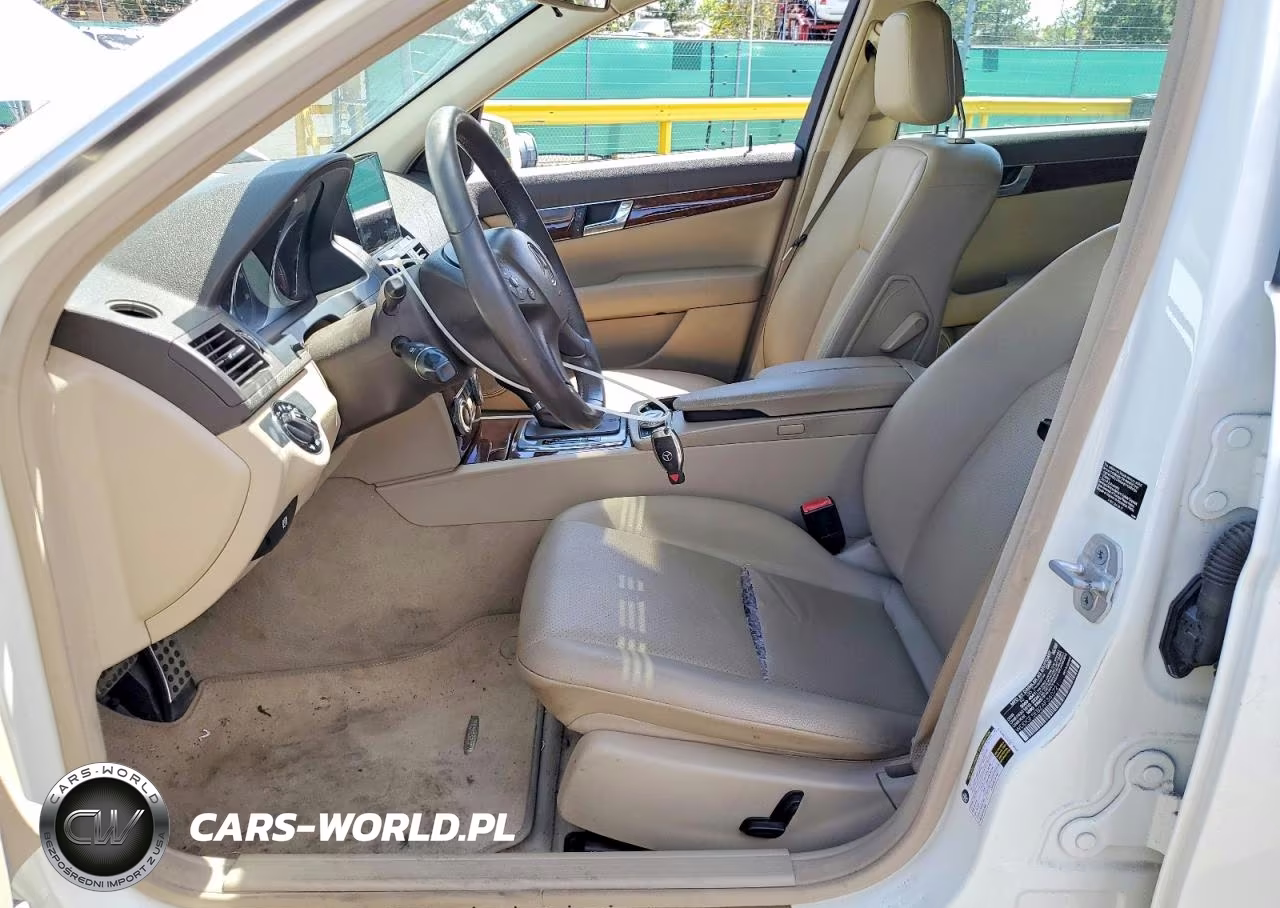 2010 Mercedes-Benz C 300 VIN:WDDGF5EB2AF360721 - 7