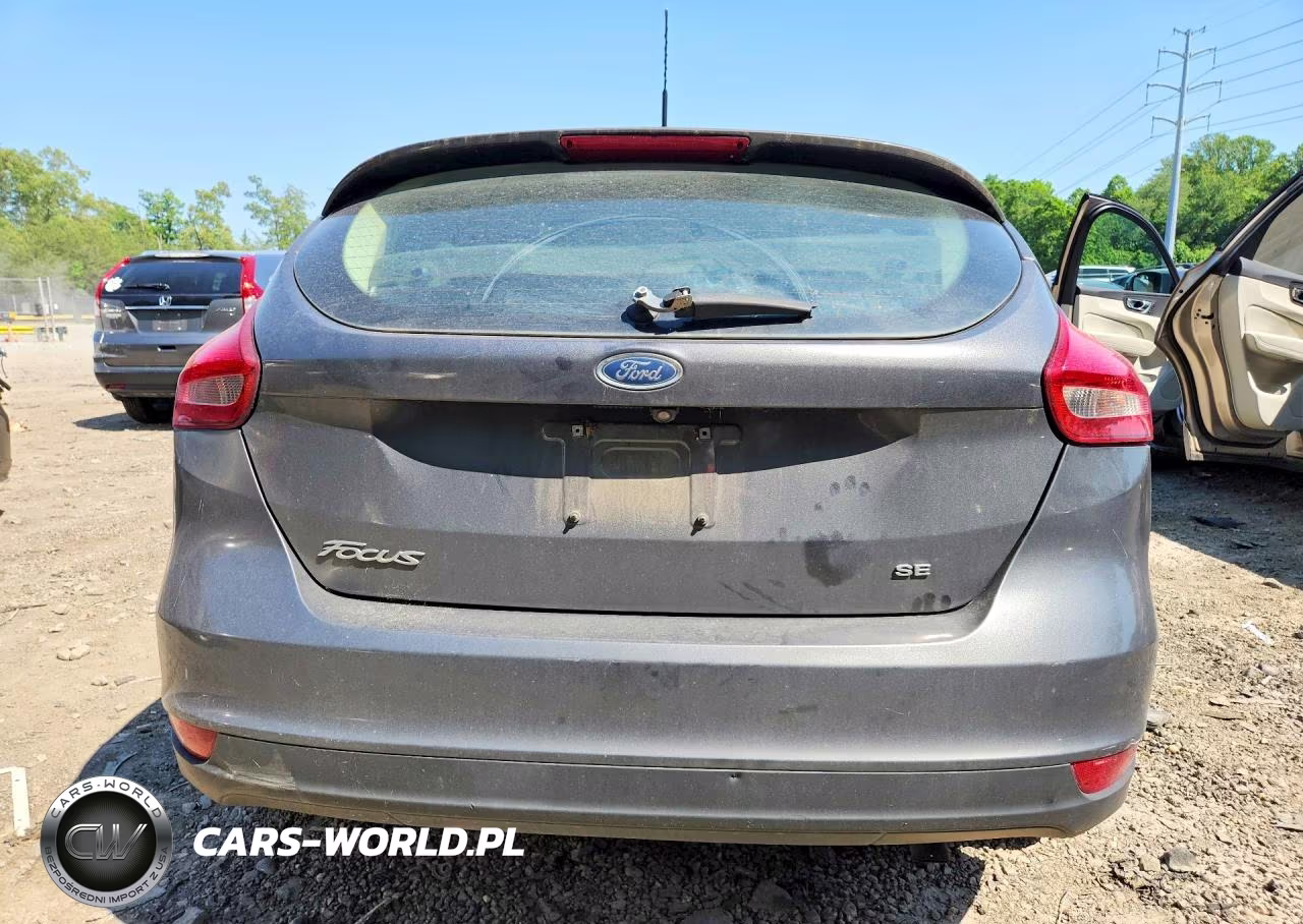 2018 Ford Focus Se VIN:1FADP3K23JL245975 - 6