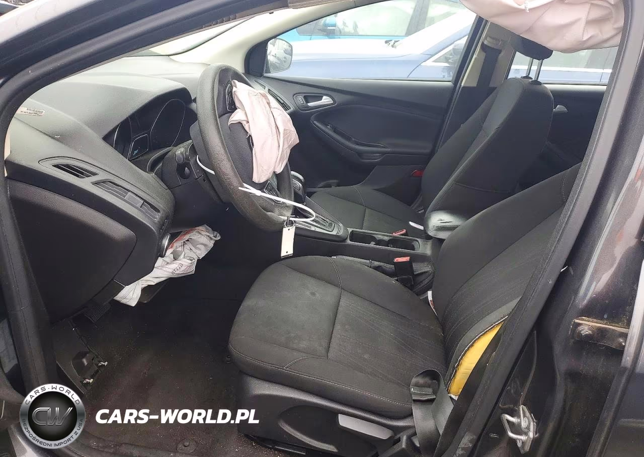 2018 Ford Focus Se VIN:1FADP3K23JL245975 - 7