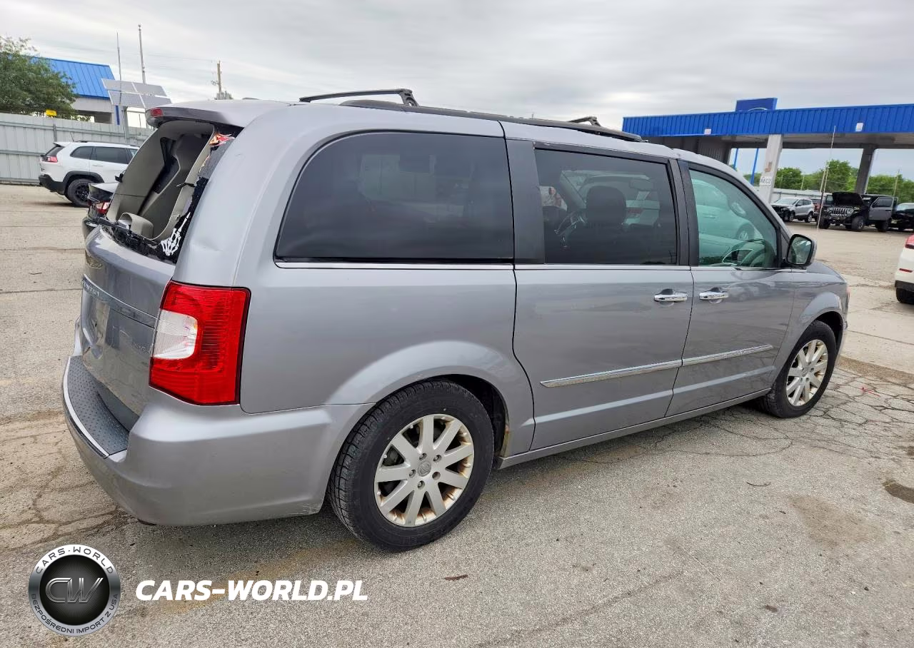 2015 Chrysler Town & Country Touring VIN:2C4RC1BG2FR582910 - 3