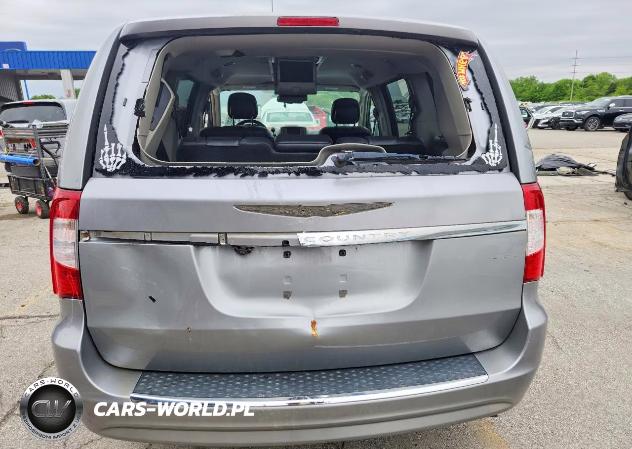 2015 Chrysler Town & Country Touring VIN:2C4RC1BG2FR582910 - 6