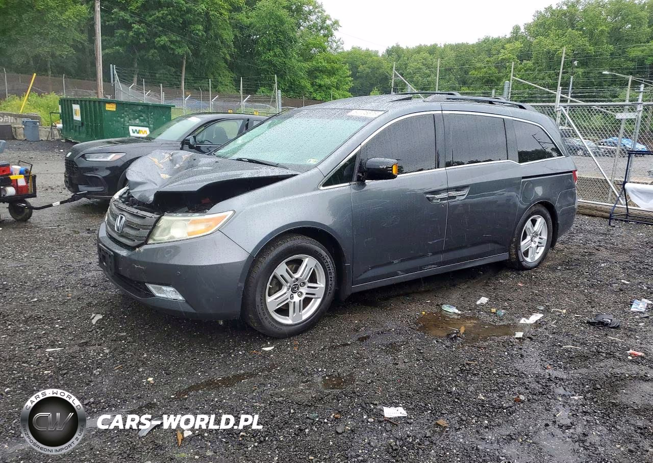 2013 Honda Odyssey Touring – zdjęcie 1 z 13