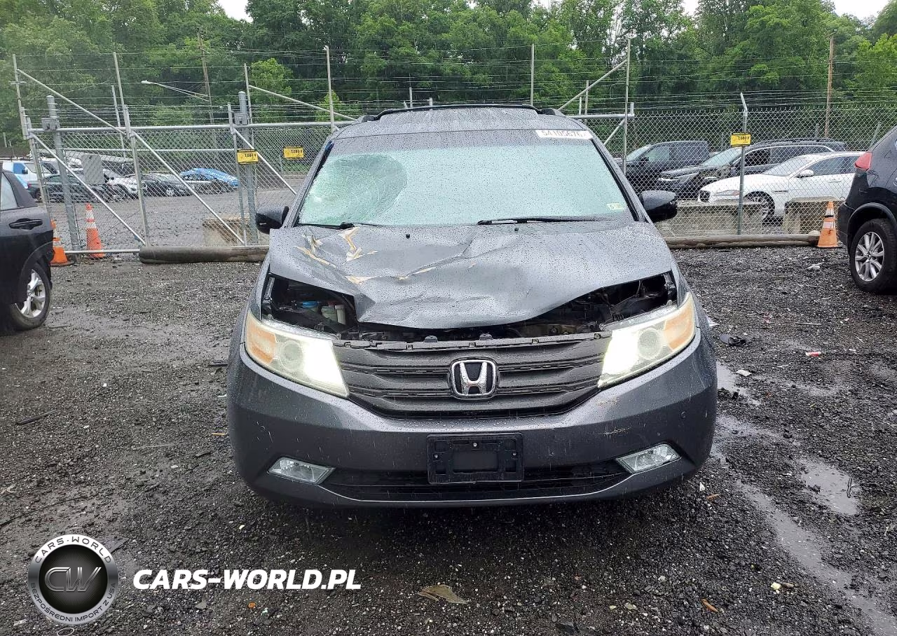 2013 Honda Odyssey Touring VIN:5FNRL5H95DB027197 - 5