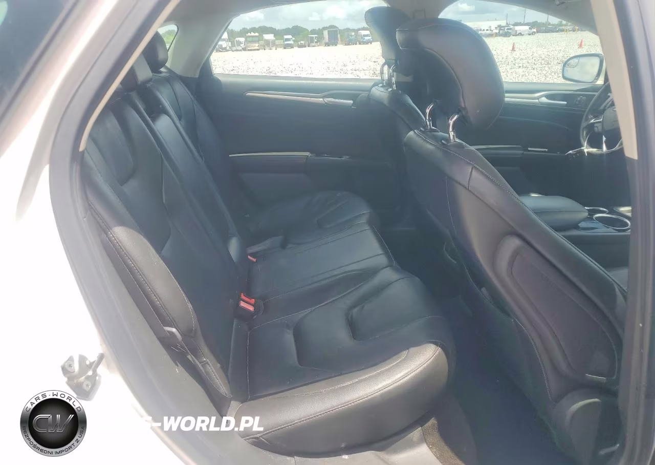 2013 Ford Fusion Titanium VIN:3FA6P0K92DR104972 - 10