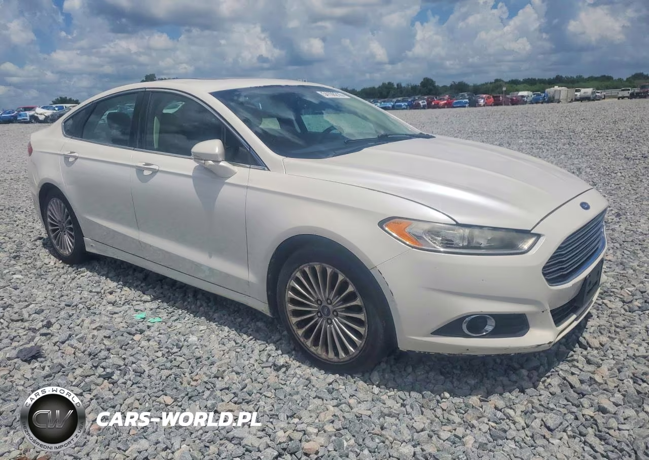 2013 Ford Fusion Titanium VIN:3FA6P0K92DR104972 - 4