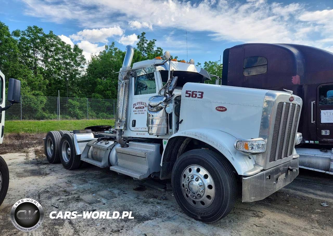 2019 Peterbilt 389 Semi Truck