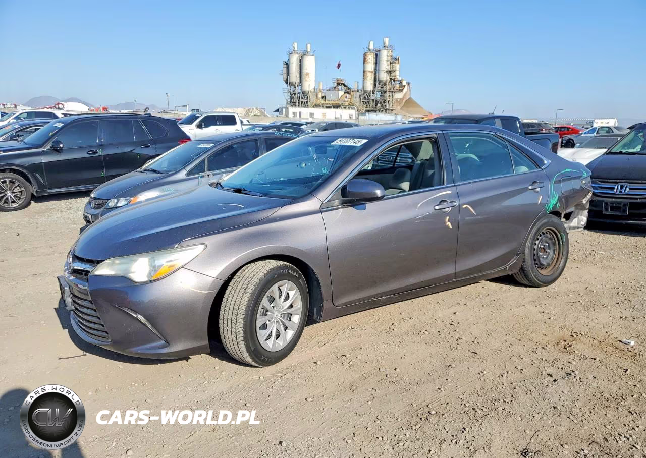 2016 Toyota Camry Le – zdjęcie 1 z 13