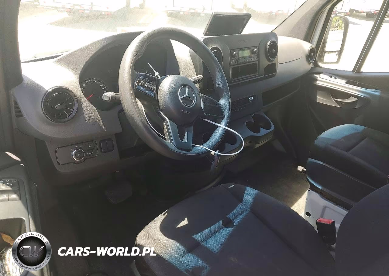 2019 Mercedes-Benz Sprinter 2500 VIN:WD4PF1CD1KP070284 - 8