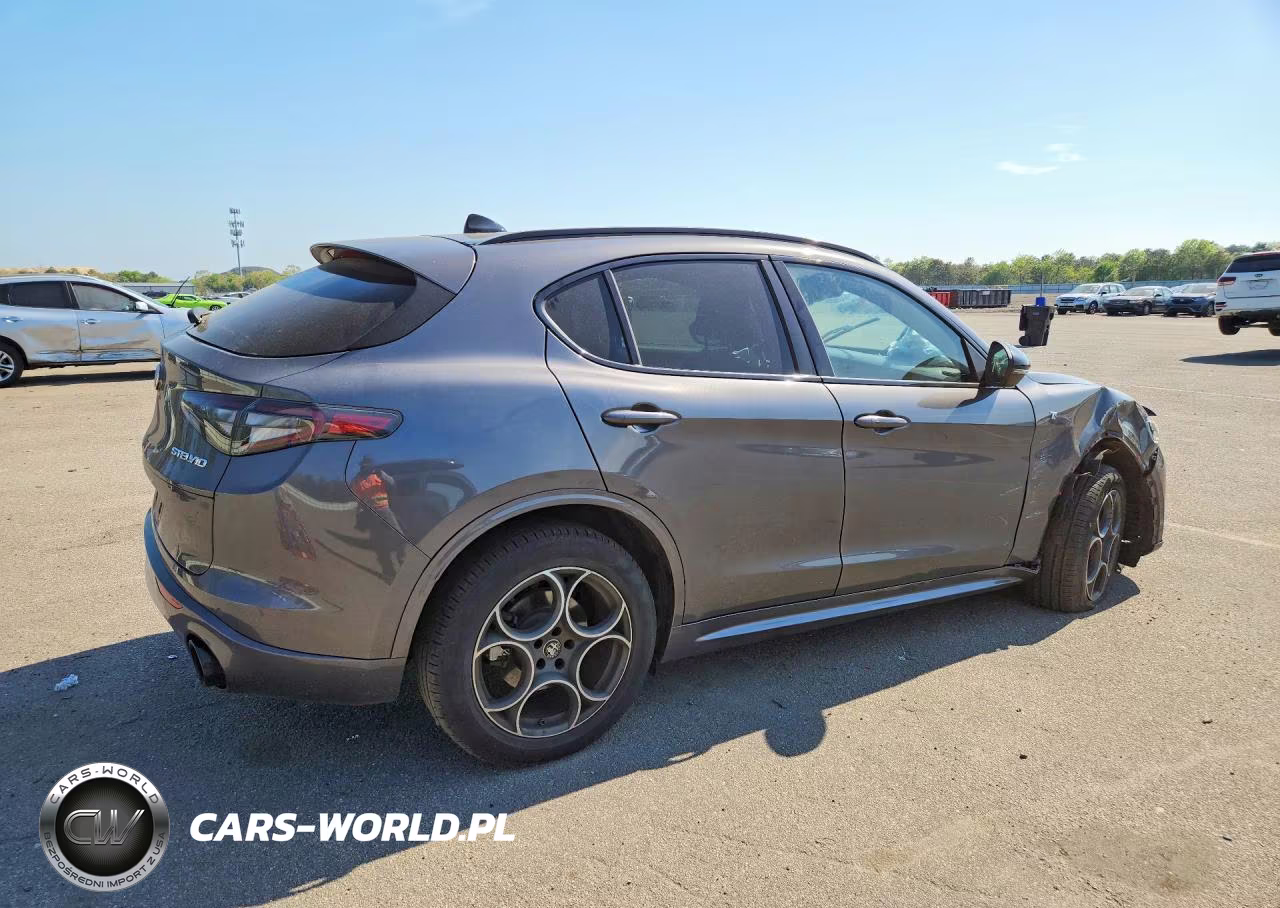 2024 Alfa Romeo Stelvio Ti VIN:ZASPAKBN1R7D76248 - 3