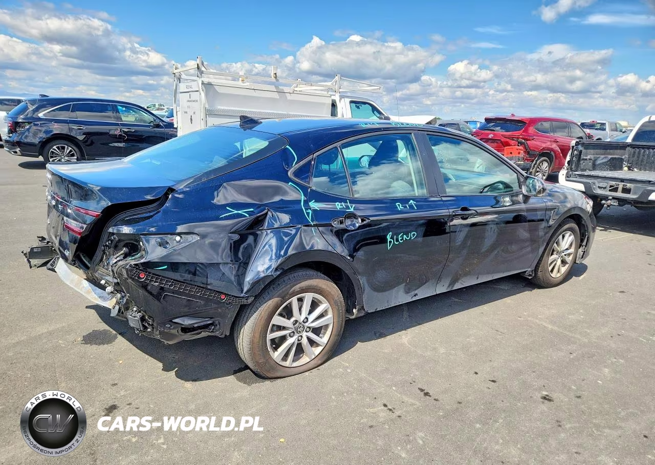 2025 Toyota Camry Le VIN:4T1DAACK2SU637870 - 3