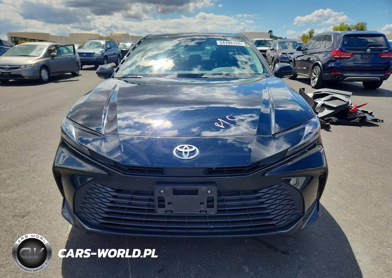 2025 Toyota Camry Le VIN:4T1DAACK2SU637870 - 5