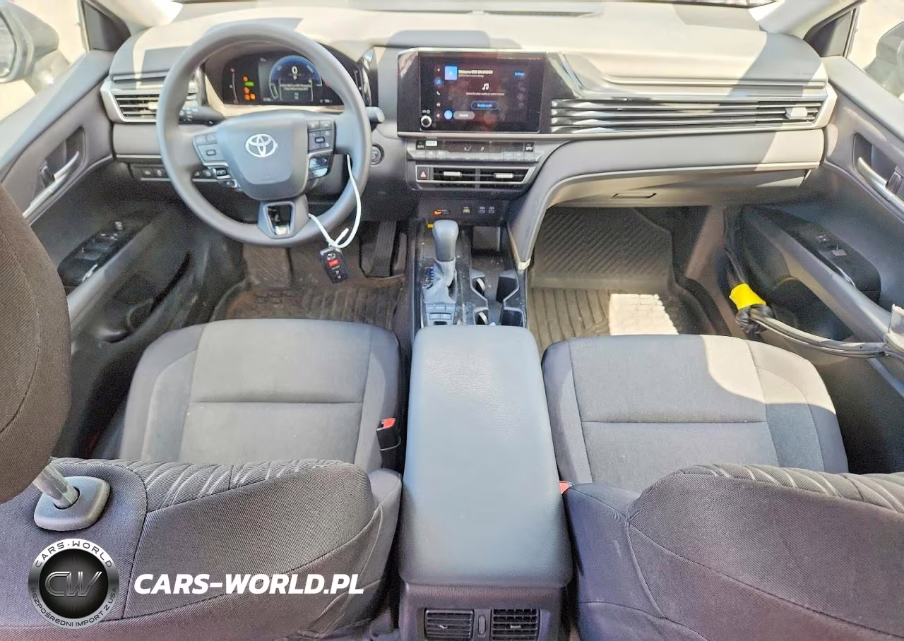 2025 Toyota Camry Le VIN:4T1DAACK2SU637870 - 8