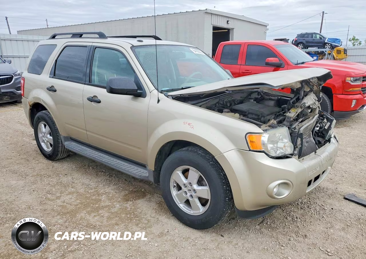 2010 Ford Escape Xlt VIN:1FMCU9DG8AKA31575 - 4
