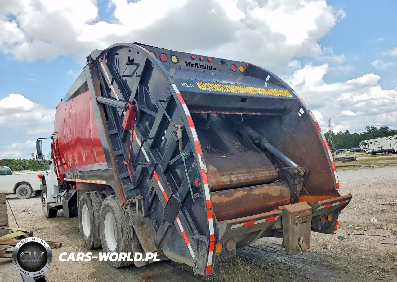 2010 Freightliner Business Class M2 Refuse Truck VIN:1FVHCYBS0ADAT6179 - 3
