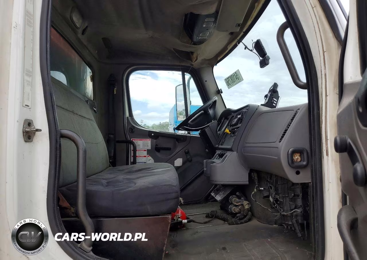 2010 Freightliner Business Class M2 Refuse Truck VIN:1FVHCYBS0ADAT6179 - 5