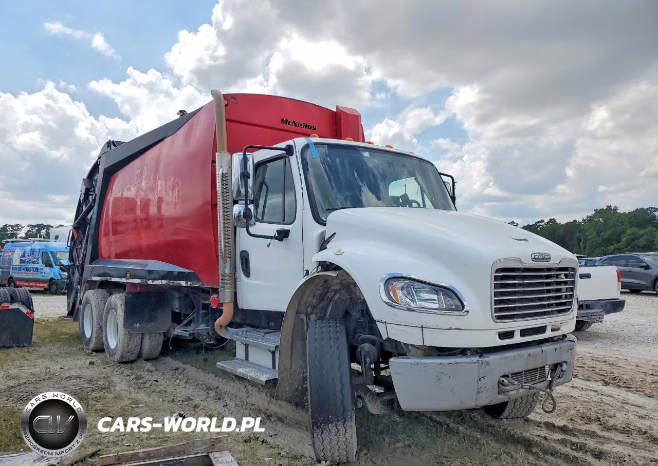 2010 Freightliner Business Class M2 Refuse Truck