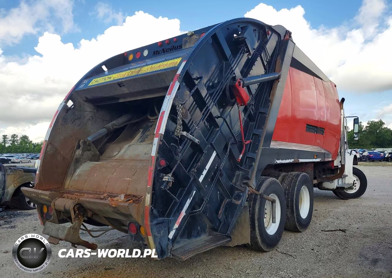 2010 Freightliner Business Class M2 Refuse Truck VIN:1FVHCYBS2ADAT6927 - 4