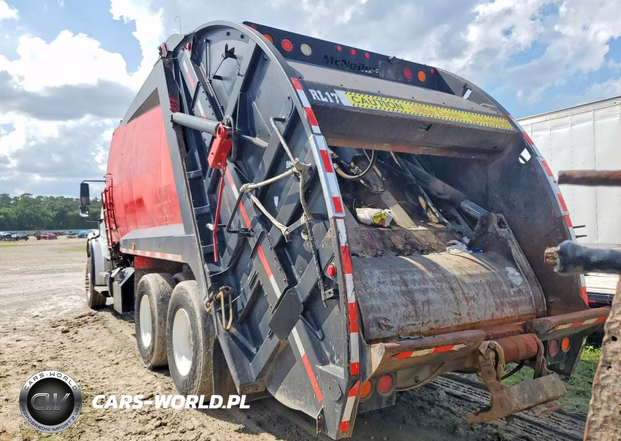 2011 Freightliner Business Class M2 Refuse Truck VIN:1FVHCYBS2BHAY0355 - 3
