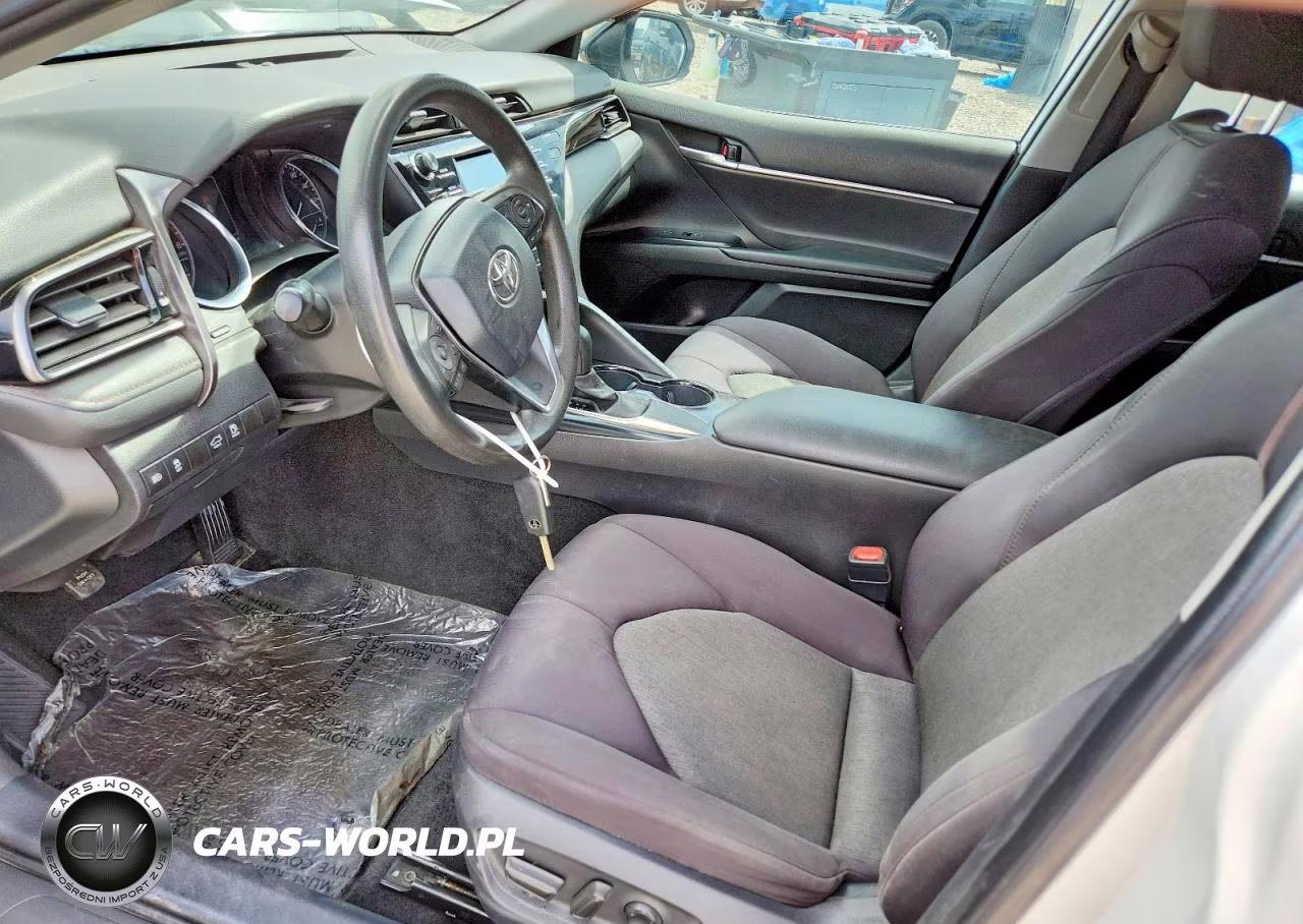 2020 Toyota Camry Le VIN:4T1C11AK1LU927873 - 7