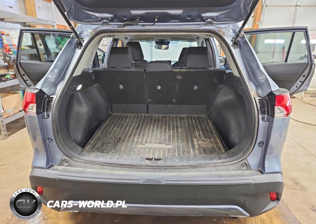 2024 Toyota Corolla Cross Le VIN:7MUCAABG5RV083628 - 6