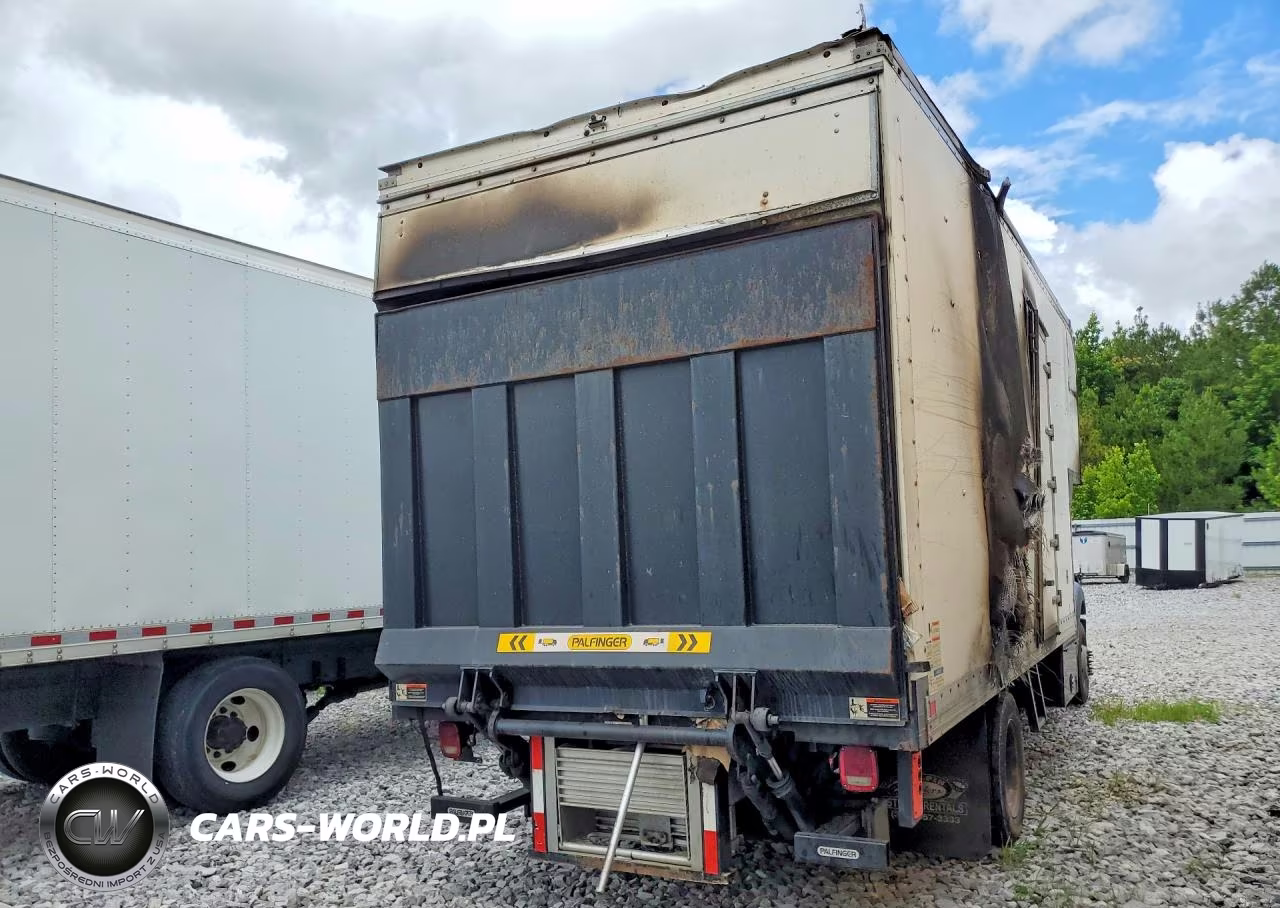 2016 Ford F550 Super Duty Box Truck VIN:1FDUF5GY2GEB32565 - 3