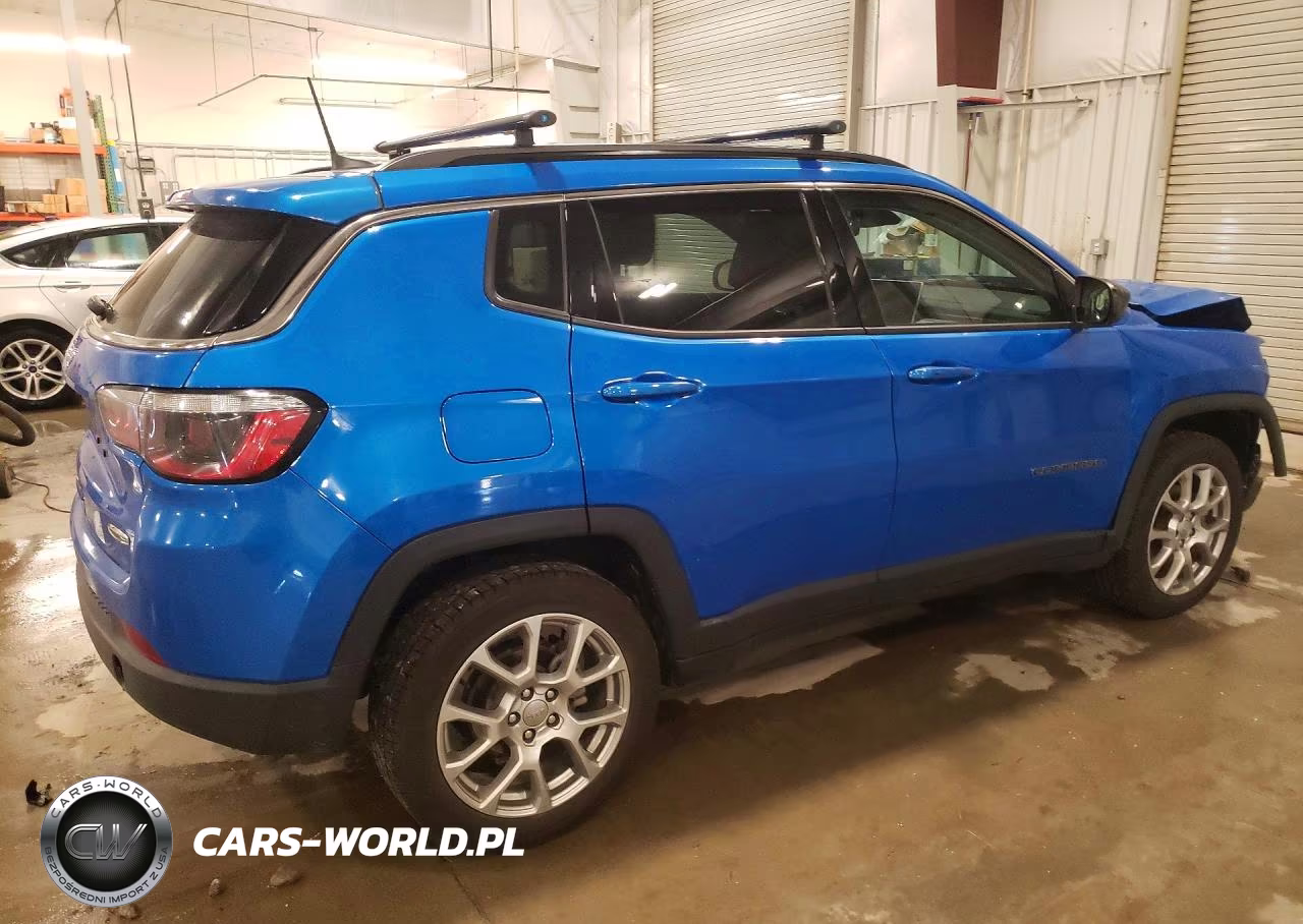 2022 Jeep Compass Latitude Lux VIN:3C4NJDFB0NT221725 - 3