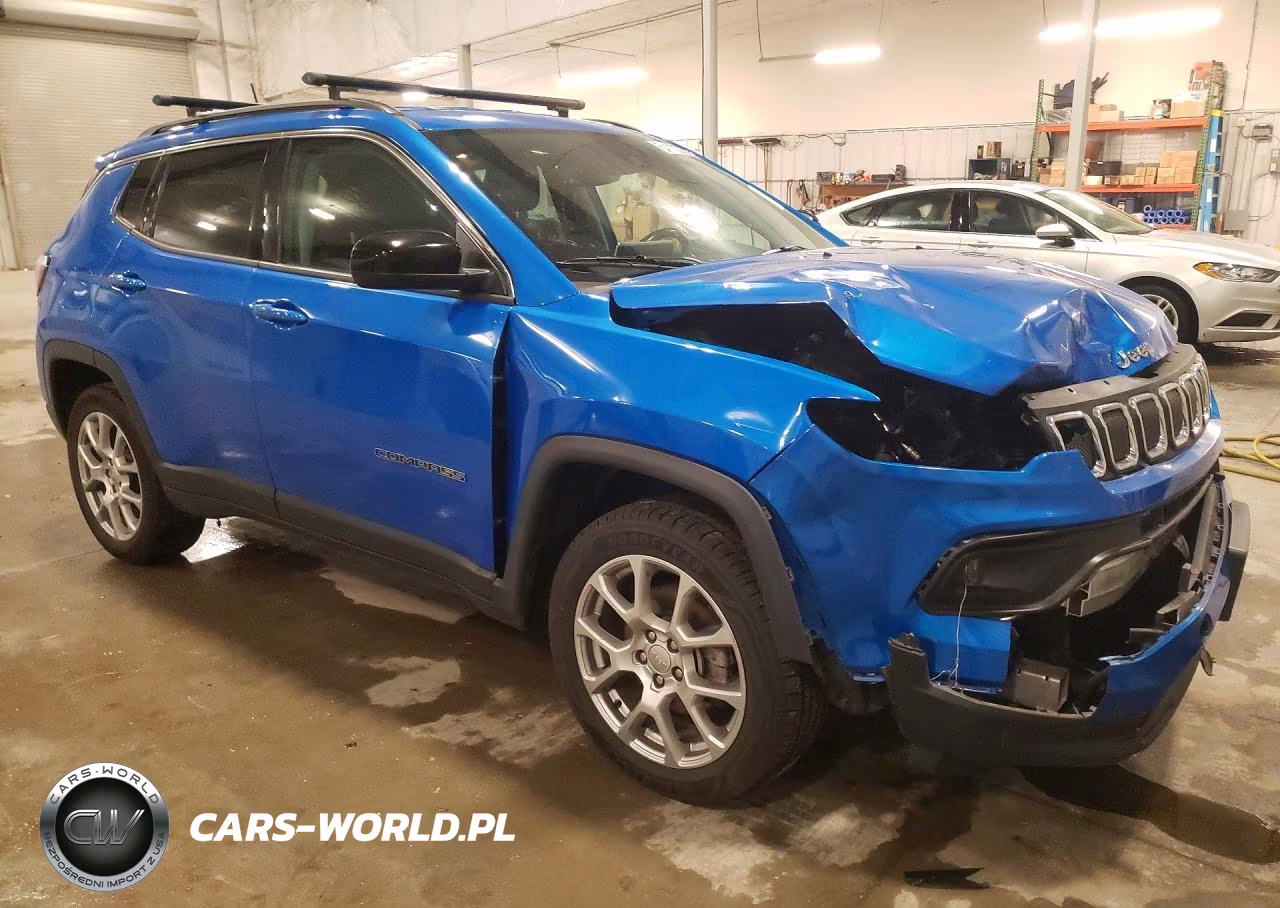2022 Jeep Compass Latitude Lux VIN:3C4NJDFB0NT221725 - 4