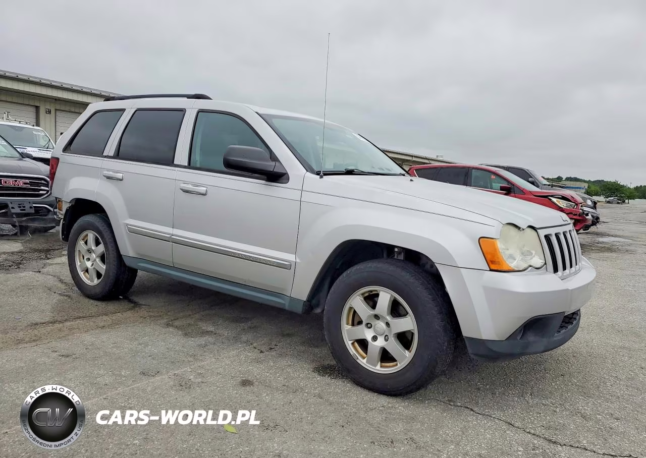 2010 Jeep Grand Cherokee Laredo VIN:1J4PR4GK2AC102123 - 4