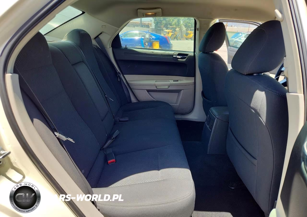 2007 Chrysler 300 VIN:2C3LA43RX7H804652 - 10