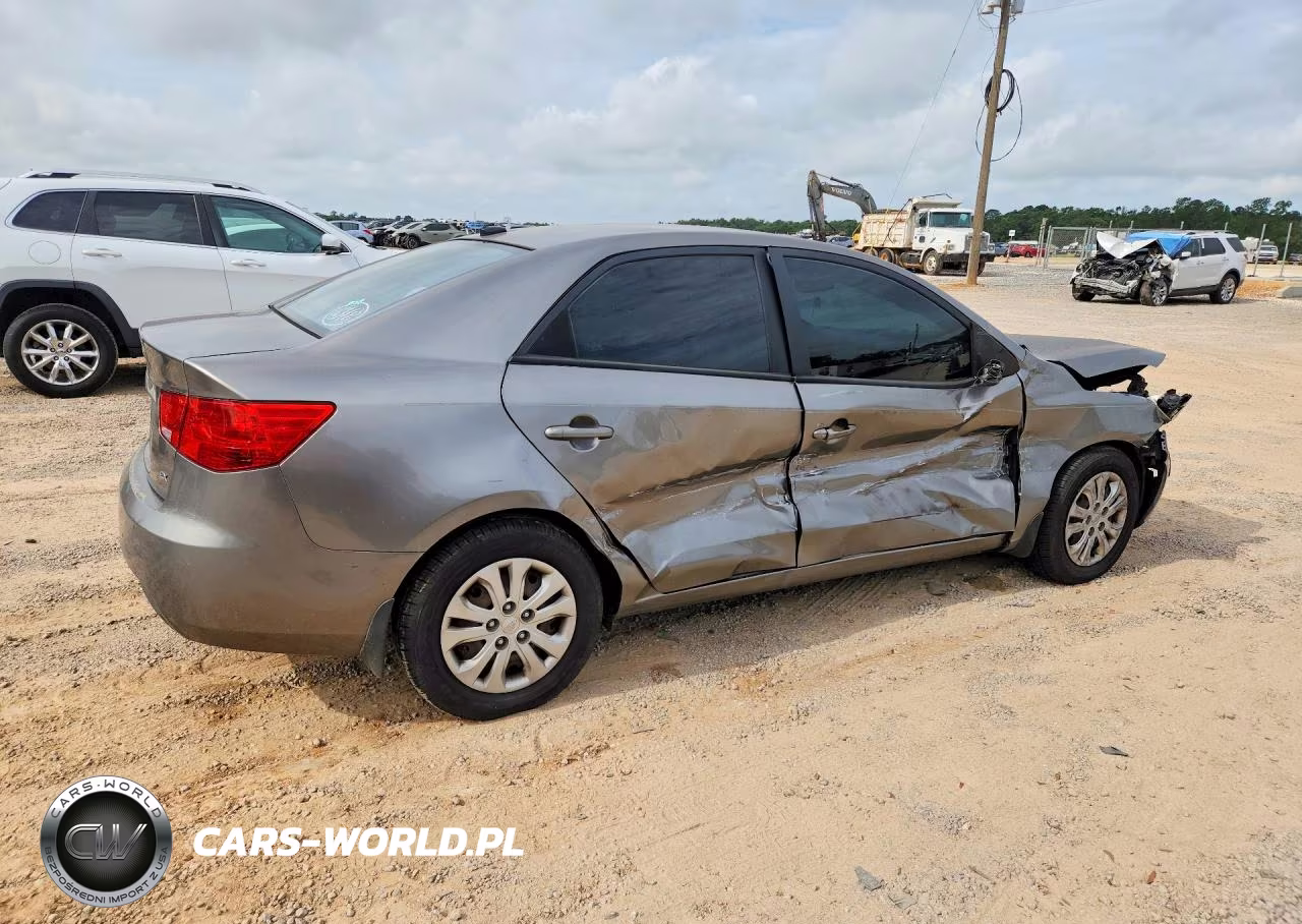 2012 Kia Forte VIN:KNAFU4A29C5558178 - 3