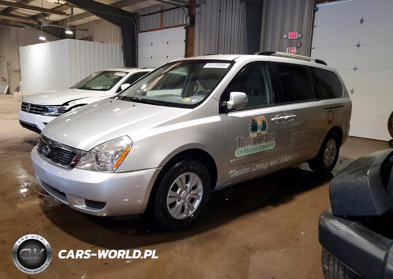 2012 Kia Sedona Lx