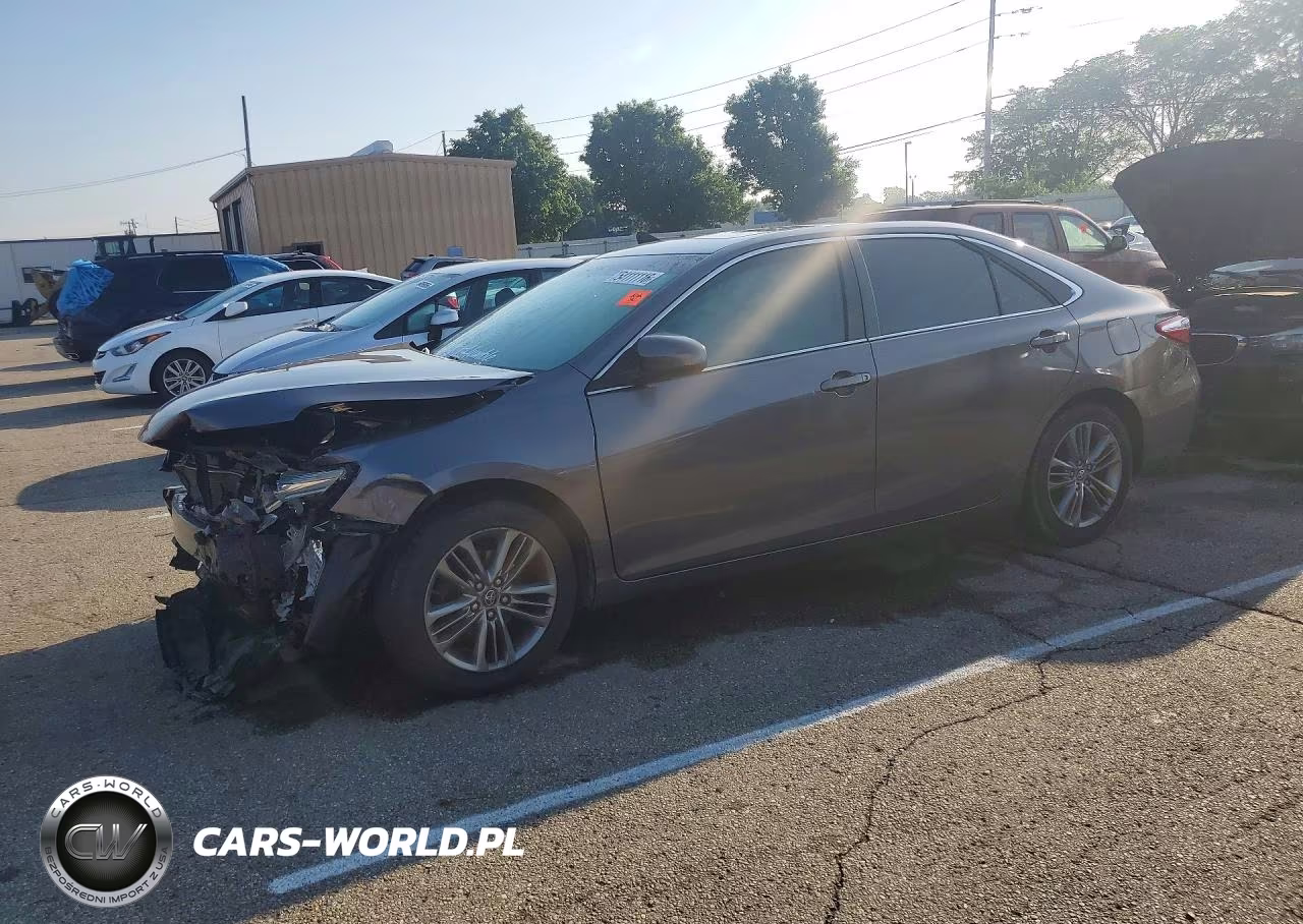 2016 Toyota Camry – zdjęcie 1 z 12