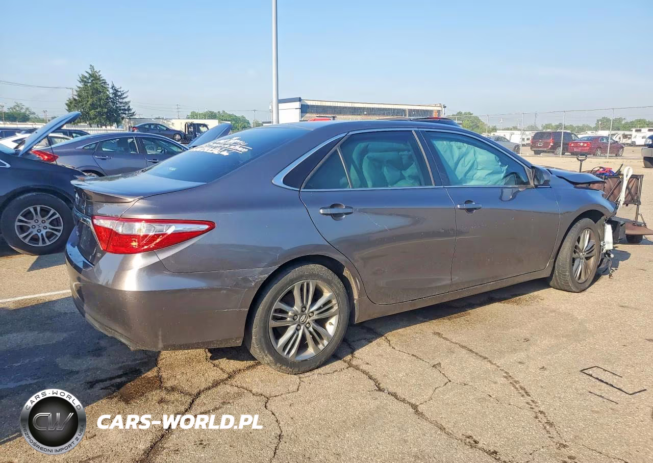 2016 Toyota Camry VIN:4T1BF1FK9GU240457 - 3