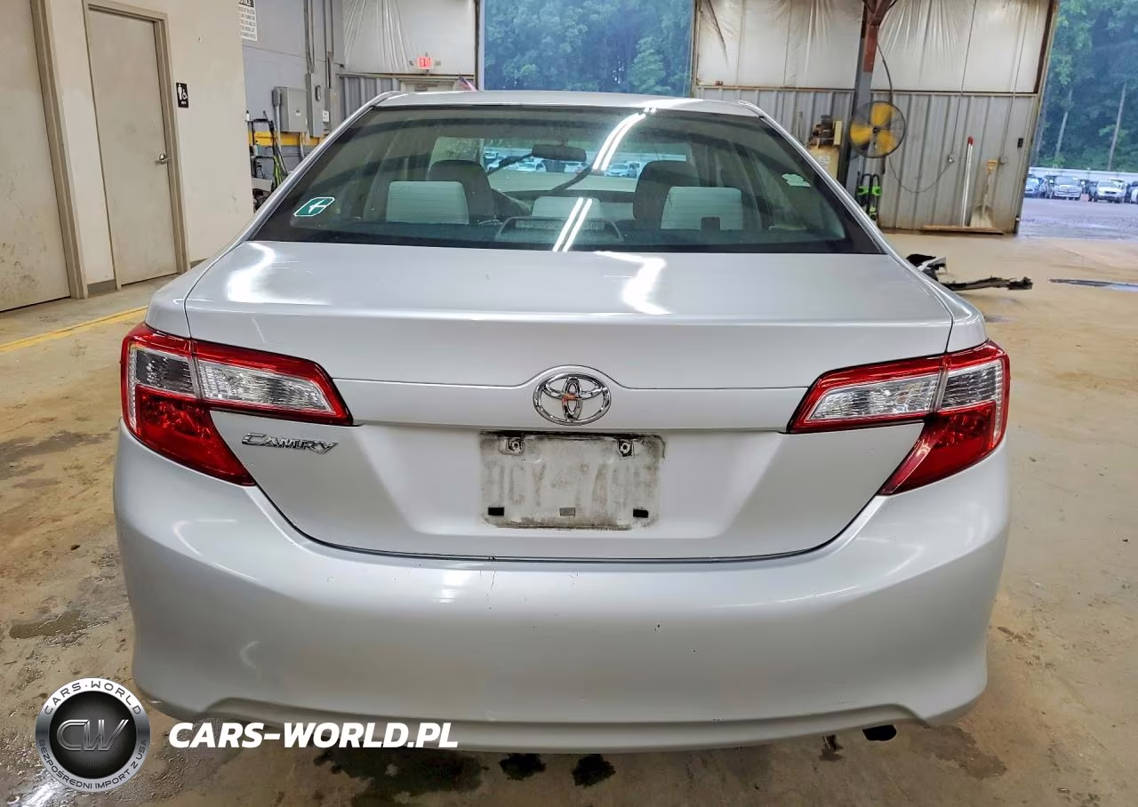 2012 Toyota Camry L VIN:4T1BF1FKXCU586401 - 6