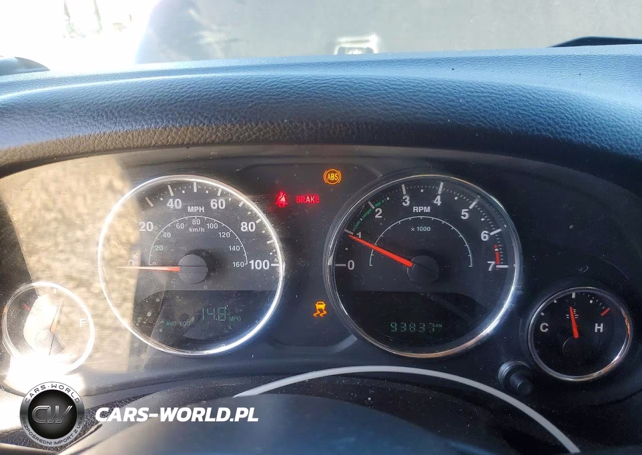 2016 Jeep Wrangler Unlimited Sport VIN:1C4BJWDG1GL155066 - 9