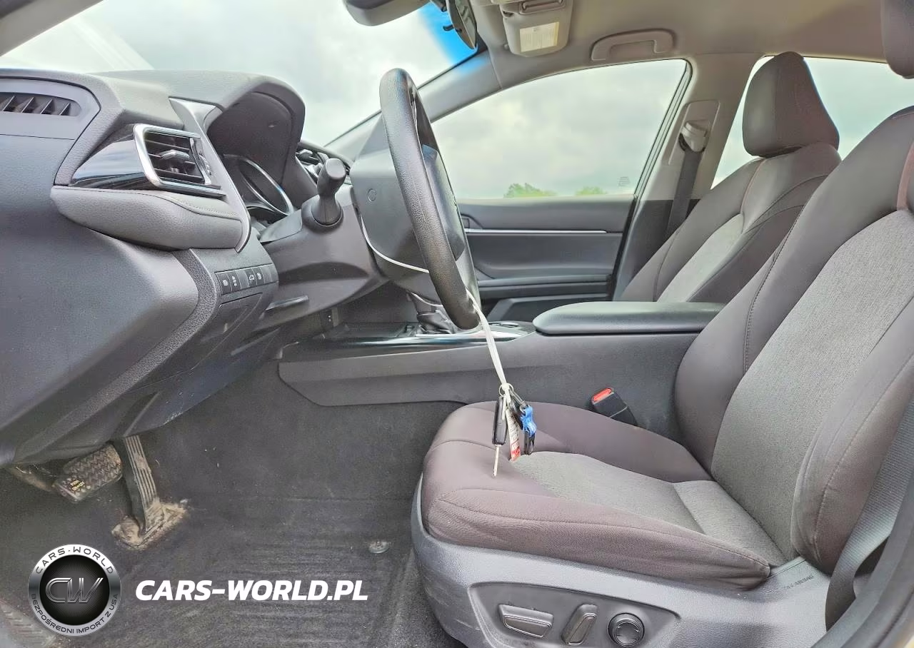 2018 Toyota Camry Le VIN:4T1B11HKXJU102915 - 7