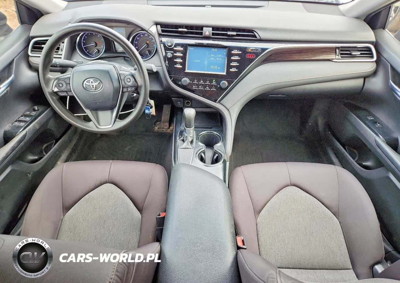 2018 Toyota Camry Le VIN:4T1B11HKXJU102915 - 8