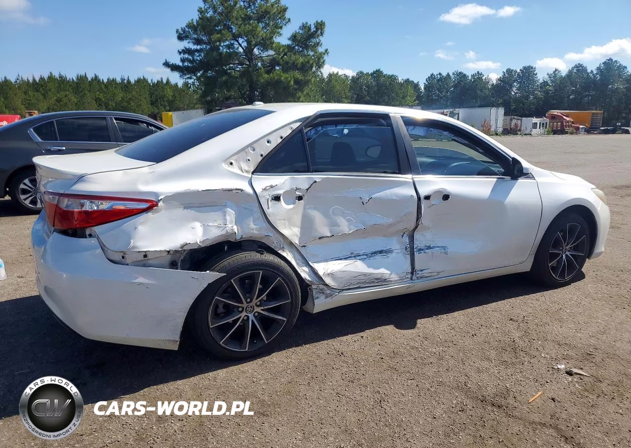 2015 Toyota Camry Xse VIN:4T1BF1FK0FU499675 - 3
