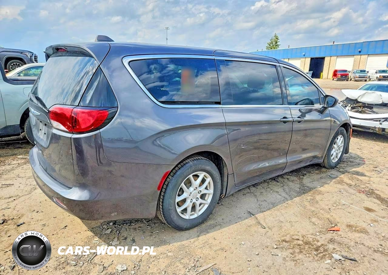 2018 Chrysler Pacifica Lx VIN:2C4RC1CGXJR226549 - 3