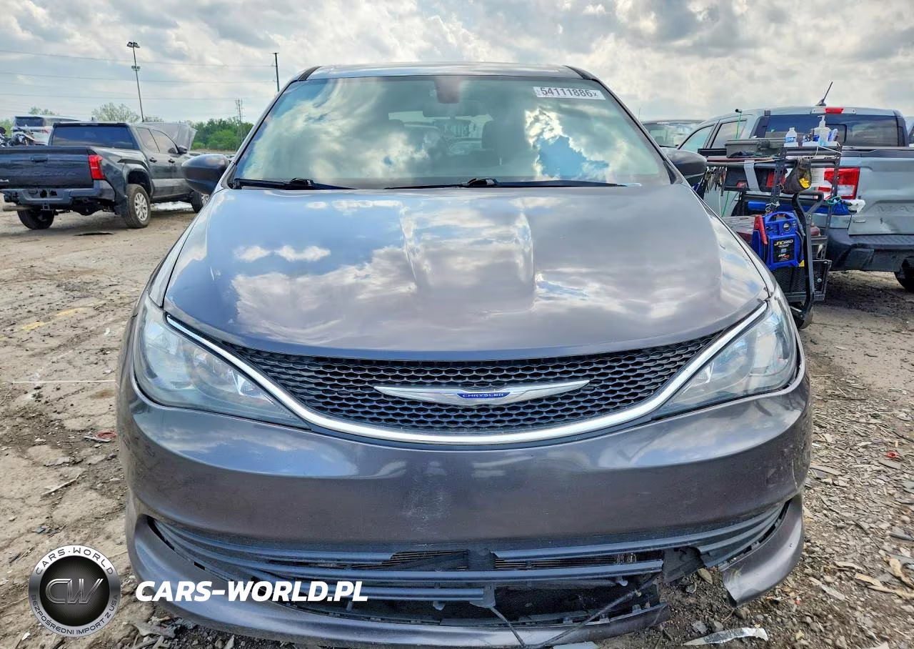 2018 Chrysler Pacifica Lx VIN:2C4RC1CGXJR226549 - 5