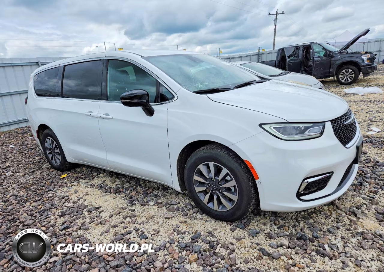 2025 Chrysler Pacifica Hybrid Select VIN:2C4RC1S74SR500220 - 4