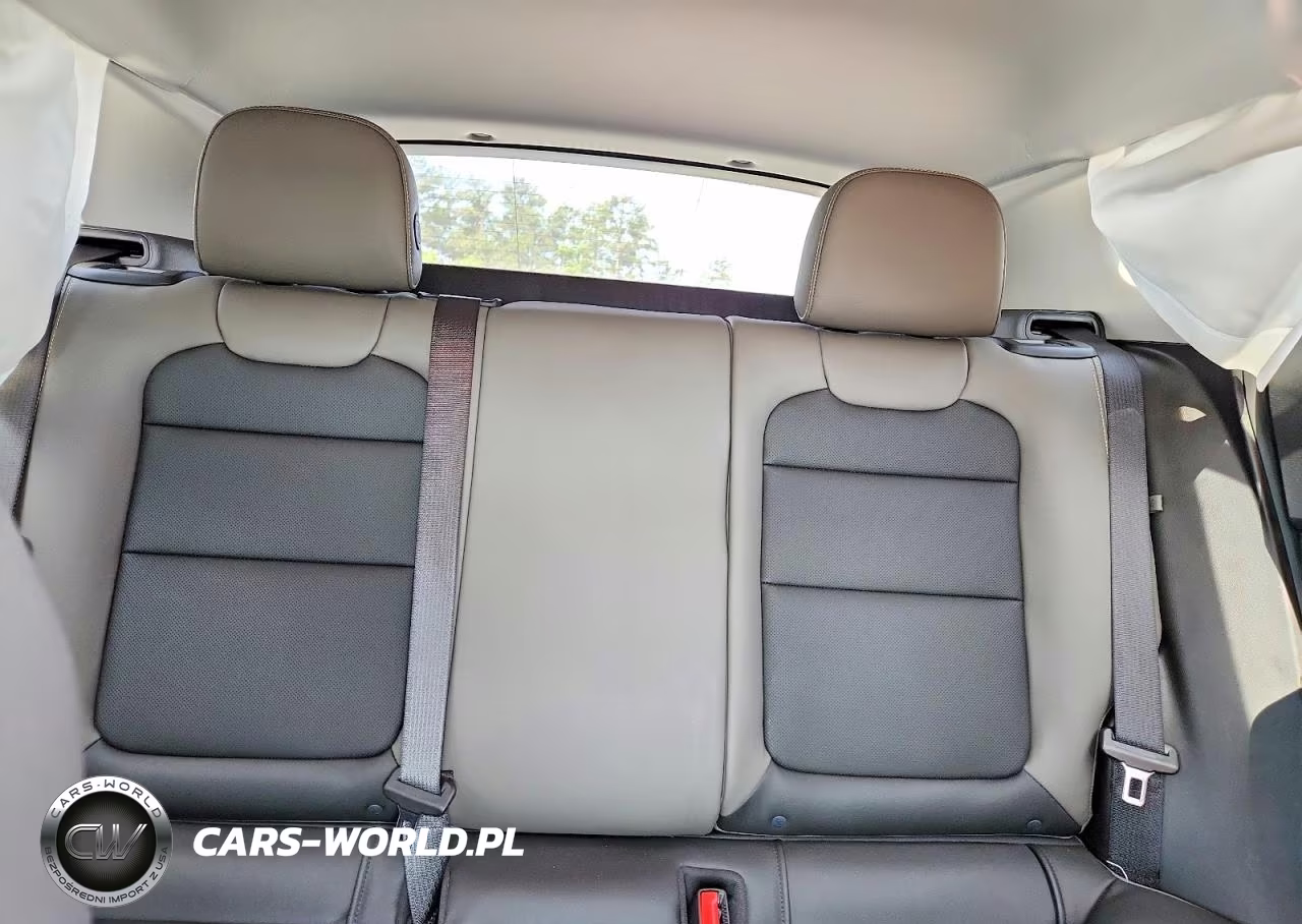2025 Chevrolet Trax Activ VIN:KL77LKEP8SC031924 - 10
