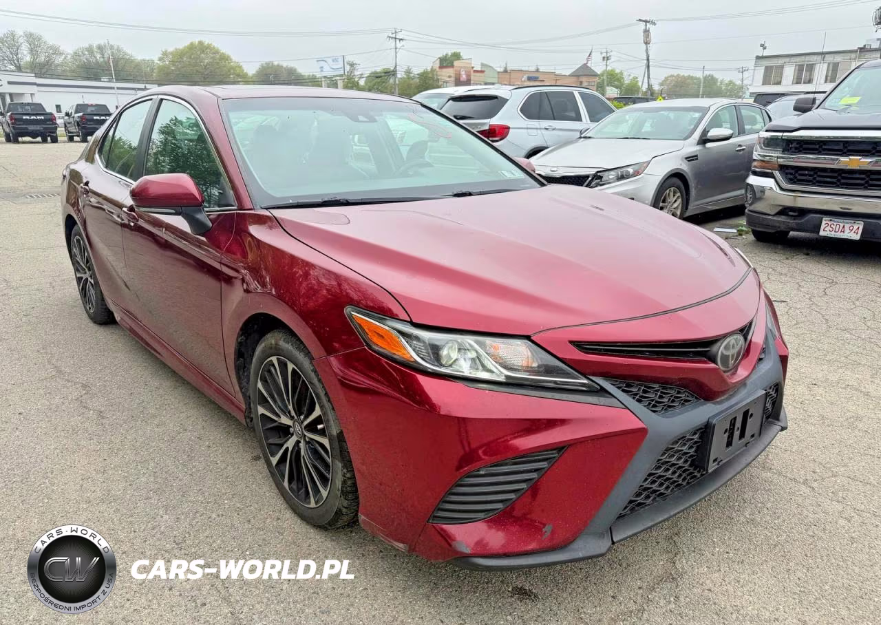 2018 Toyota Camry Se – zdjęcie 1 z 15