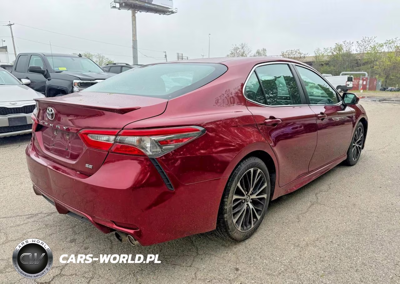 2018 Toyota Camry Se VIN:4T1B11HK0JU500358 - 4