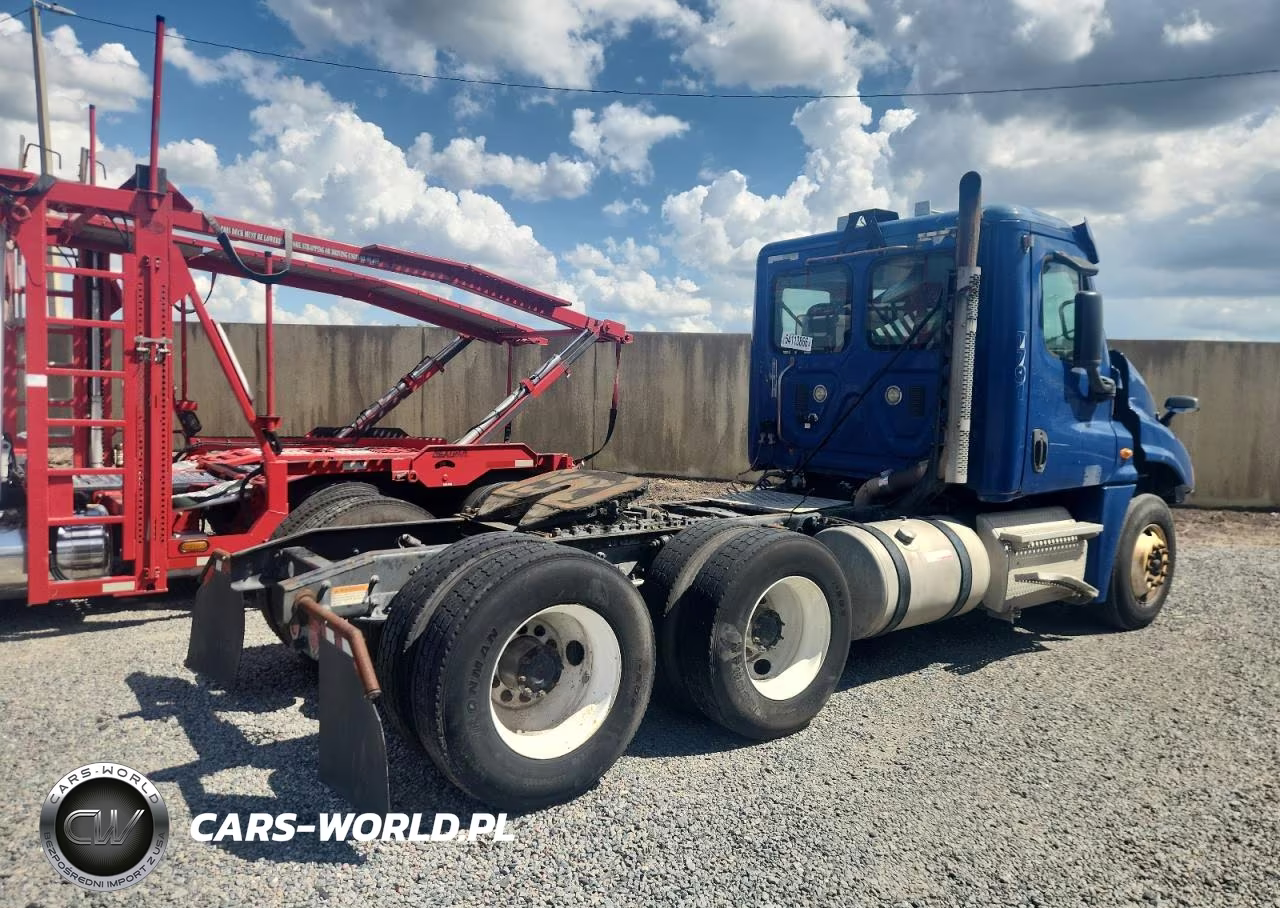 2013 Freightliner Cascadia 125 VIN:3AKJGEDR3DSFD6981 - 4