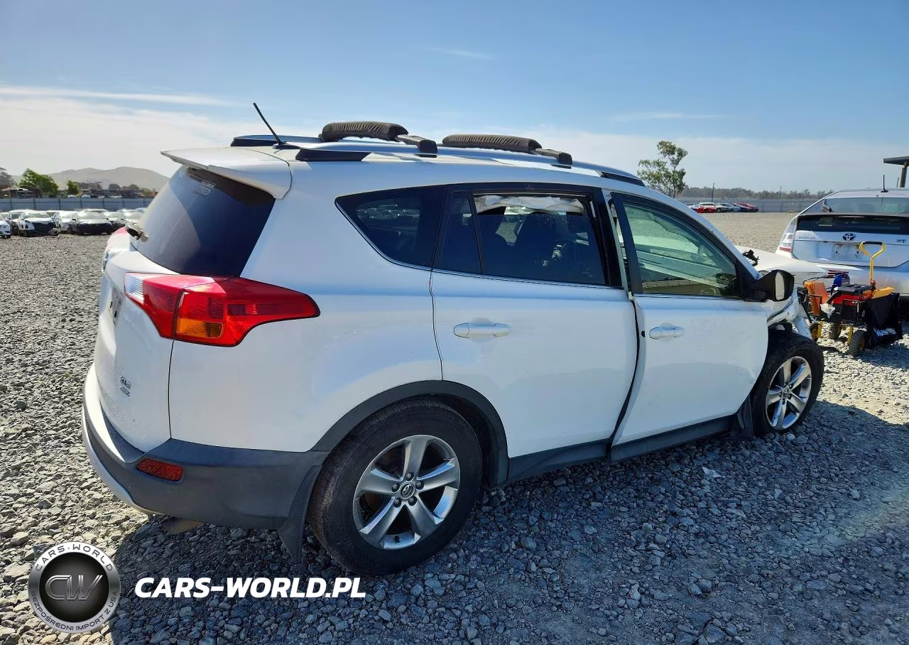 2015 Toyota Rav4 Xle VIN:JTMRFREV9FJ033872 - 3