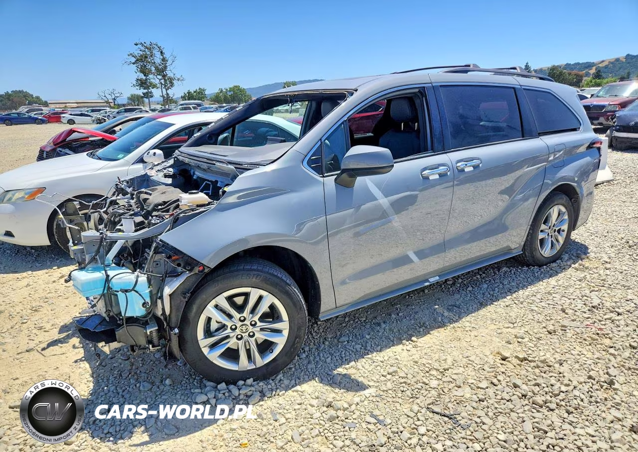 2022 Toyota Sienna Xle