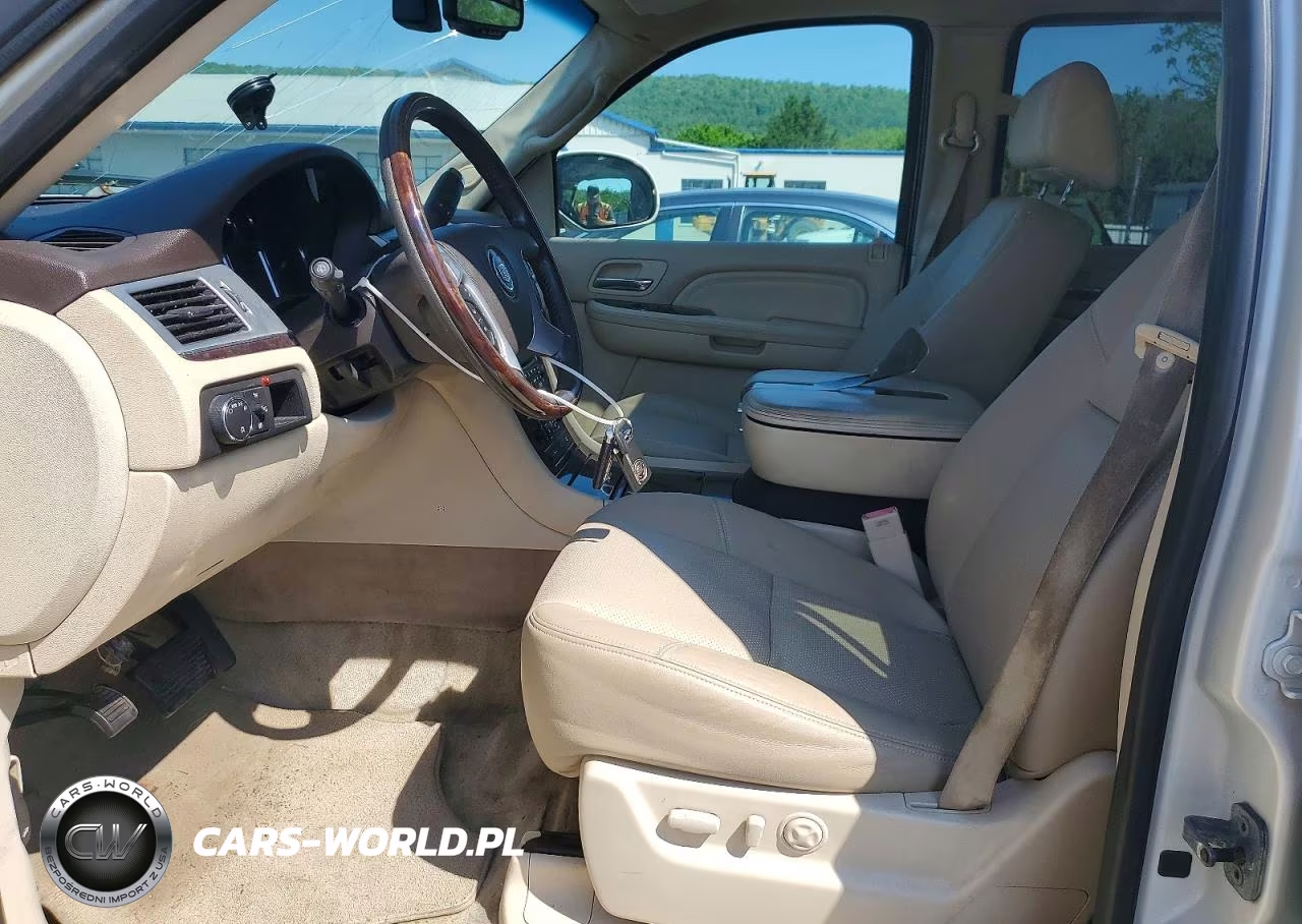 2007 Cadillac Escalade Luxury VIN:1GYFK63857R229251 - 7
