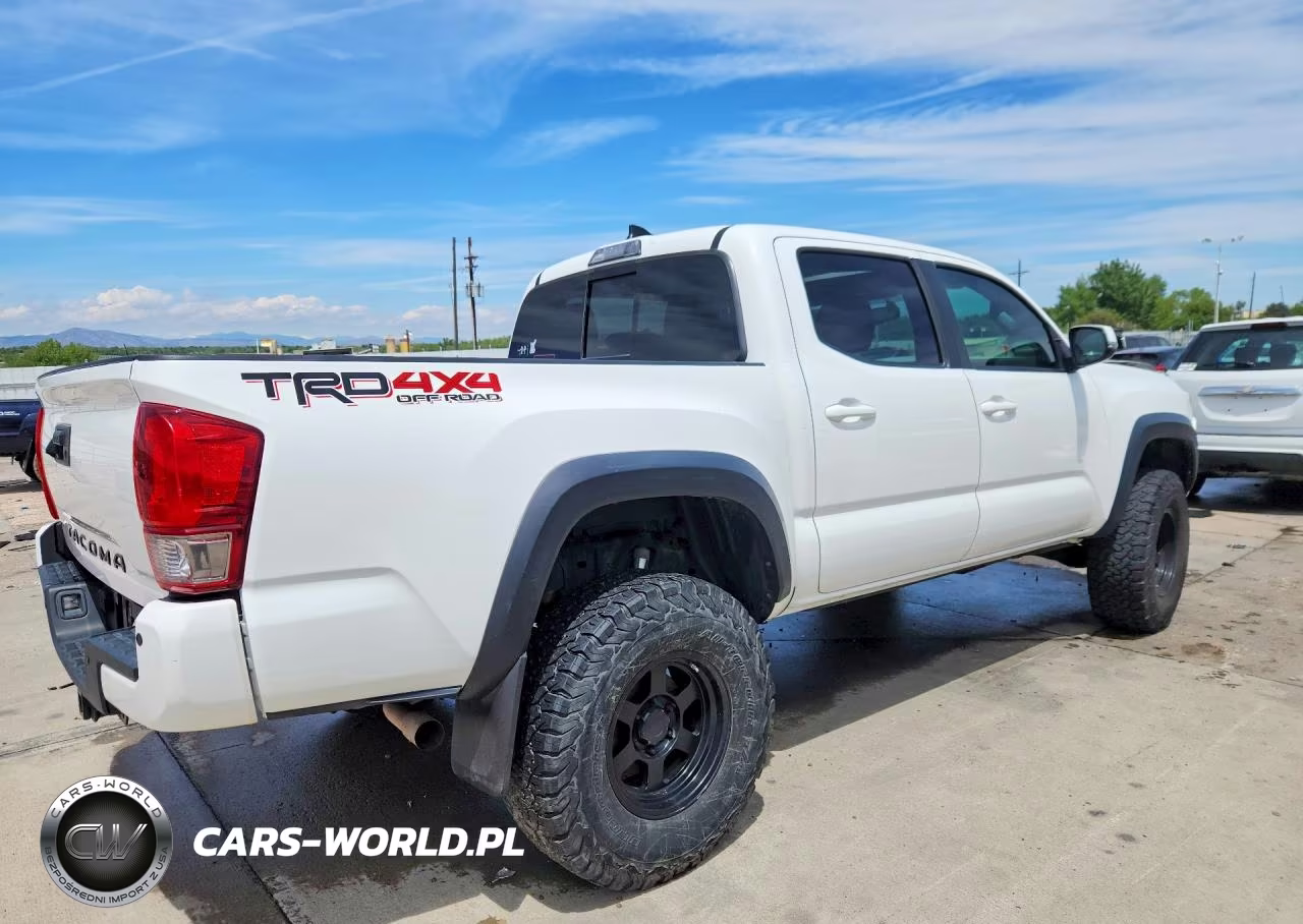 2017 Toyota Tacoma Trd Off-Road VIN:3TMCZ5AN7HM045620 - 3